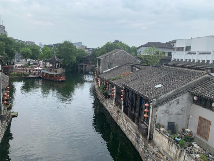 拯救隧道中的祖父